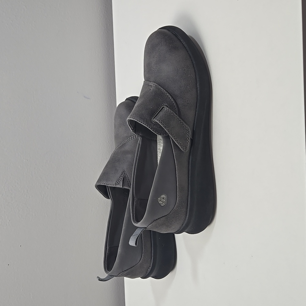 Clarks Cloudstepper Gray Shoes - image 4